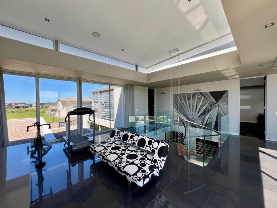 5 Bedroom Property for Sale in Oubaai Western Cape